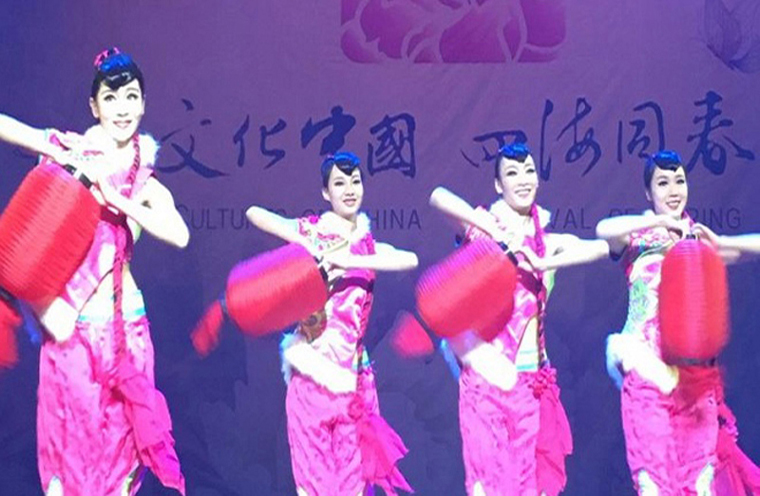 孙怡登时尚杂志封面 气质典雅灵动演绎女神风